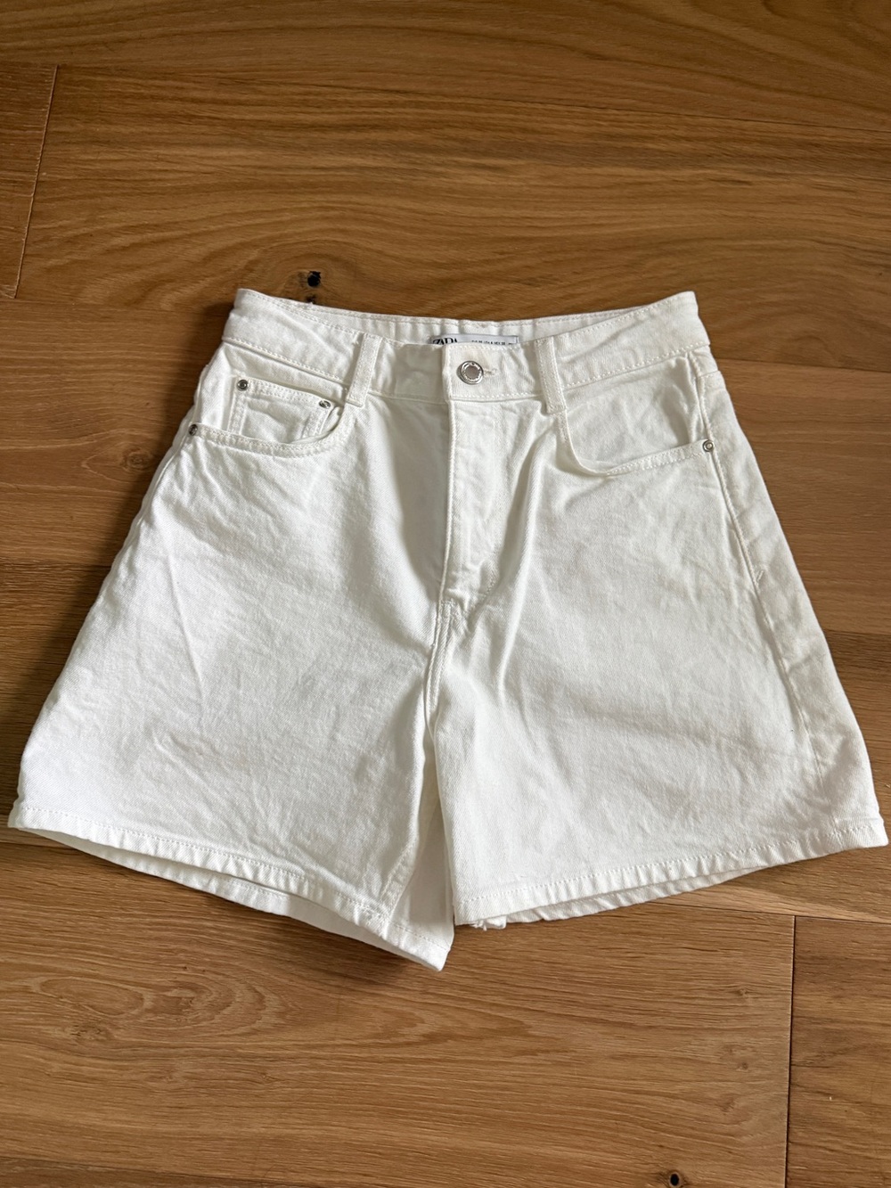 Zara White High-Waist Mom Denim Shorts
